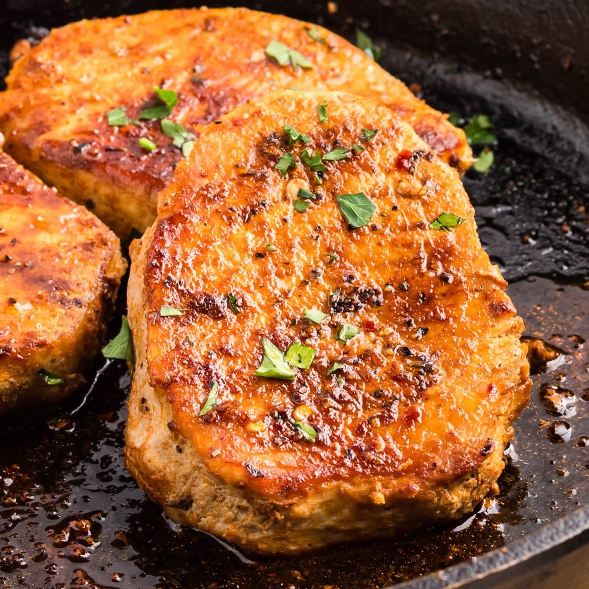 Quick Skillet Pork Chops: An Easy Weeknight Family Staple